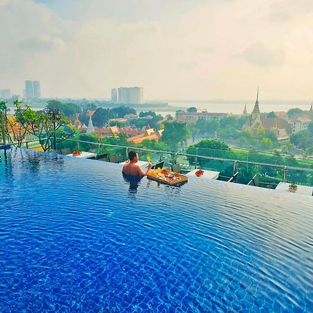 Le Botum Hotel Phnom Penh Exterior photo