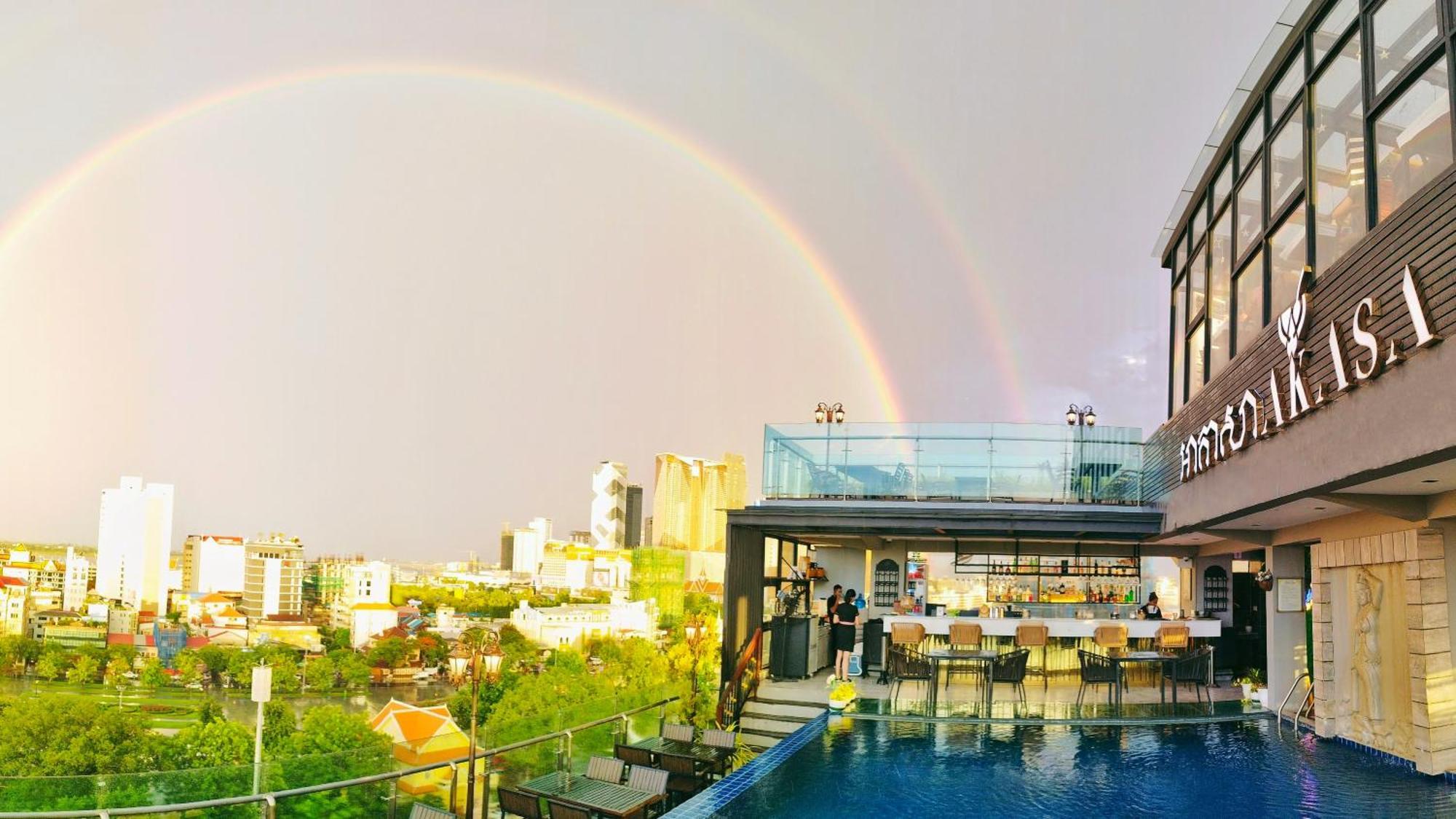 Le Botum Hotel Phnom Penh Exterior photo